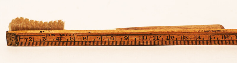 A French sheet with nine different brushes.