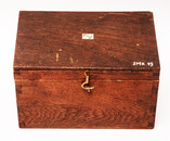 A nineteenth century brass one liter measuring can from a Hallmarks Office in a fitting wooden case.