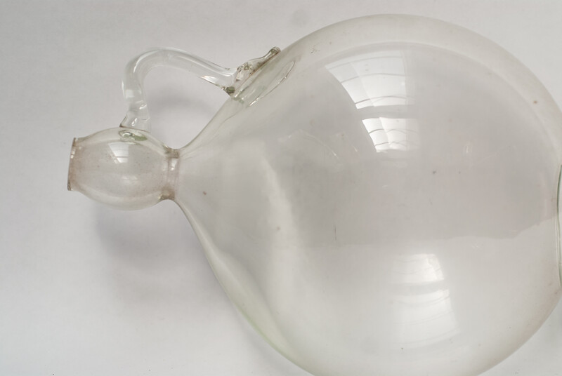 A rare glass wine sampler, overall length 80 cm.