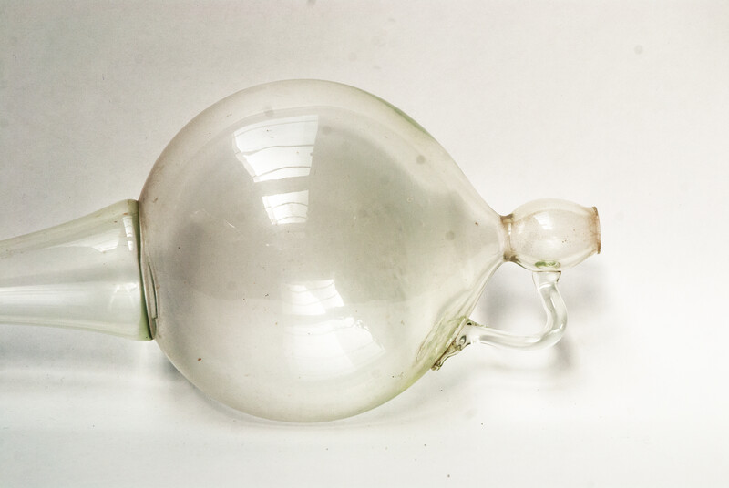 A rare glass wine sampler, overall length 80 cm.