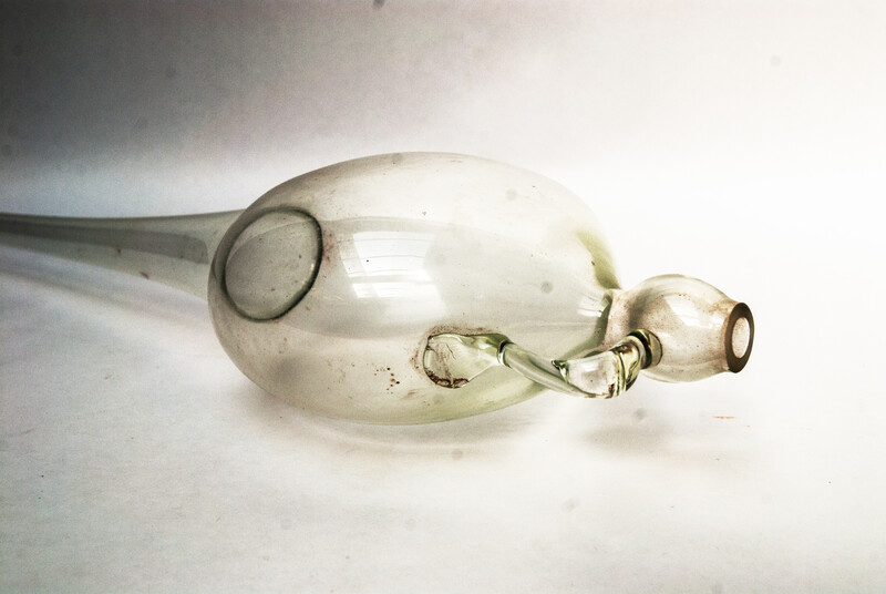 A rare glass wine sampler, overall length 80 cm.