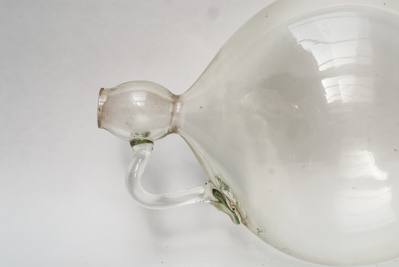 A rare glass wine sampler, overall length 80 cm.