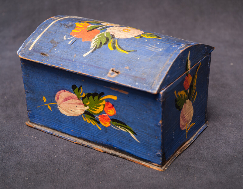 A small painted box. Early 19th C. Southern Germany