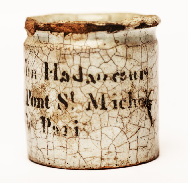 An early seventeenth century ointment jar marked 