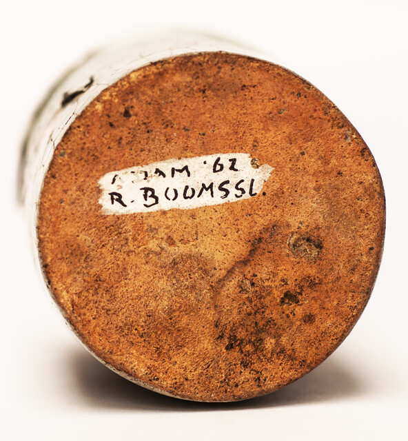 An early seventeenth century ointment jar marked 