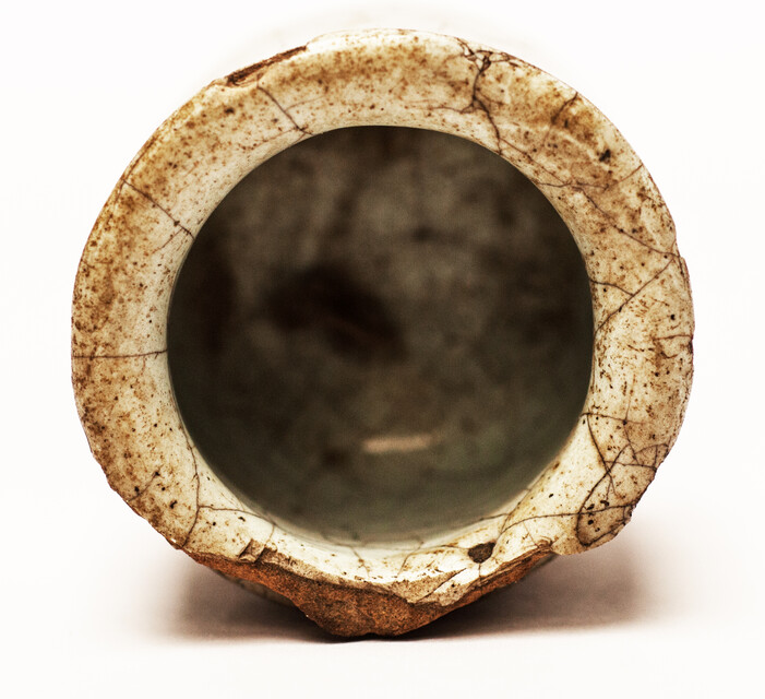 An early seventeenth century ointment jar marked 