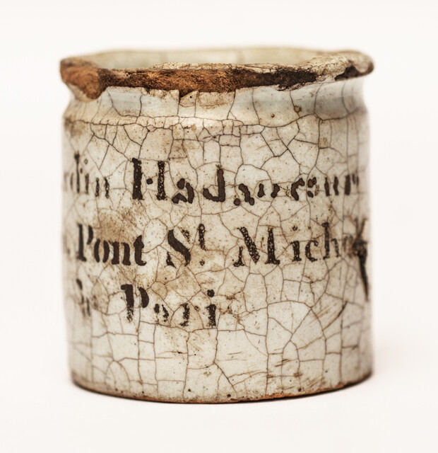 An early seventeenth century ointment jar marked 