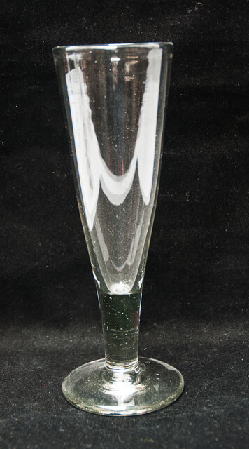 Six early nineteenth century champagne fluteglasses in mint condition.