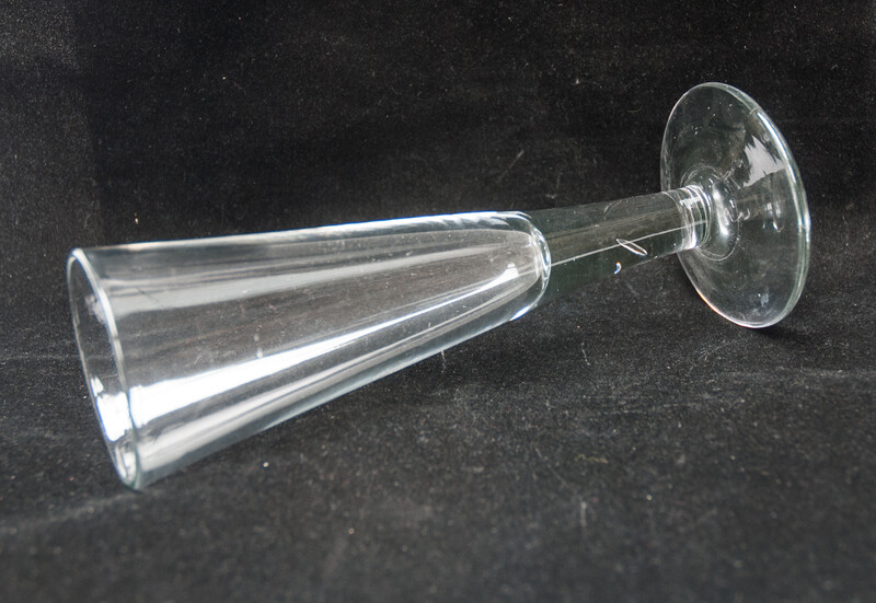 Six early nineteenth century champagne fluteglasses in mint condition.