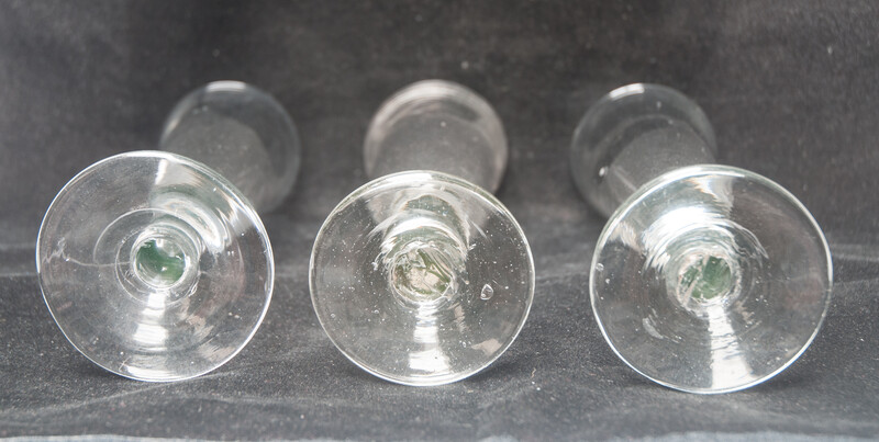 Six early nineteenth century champagne fluteglasses in mint condition.